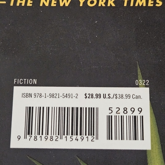 Janet Evanovich. The Recovery Agent. Atria  2022 Home Accents Cofffe TableBooks - Picture 8 of 14